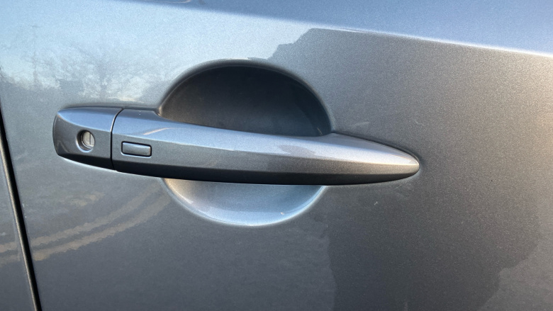 Nissan Qashqai 1.3 DiG-T MH Tekna 5dr Petrol Hatchback